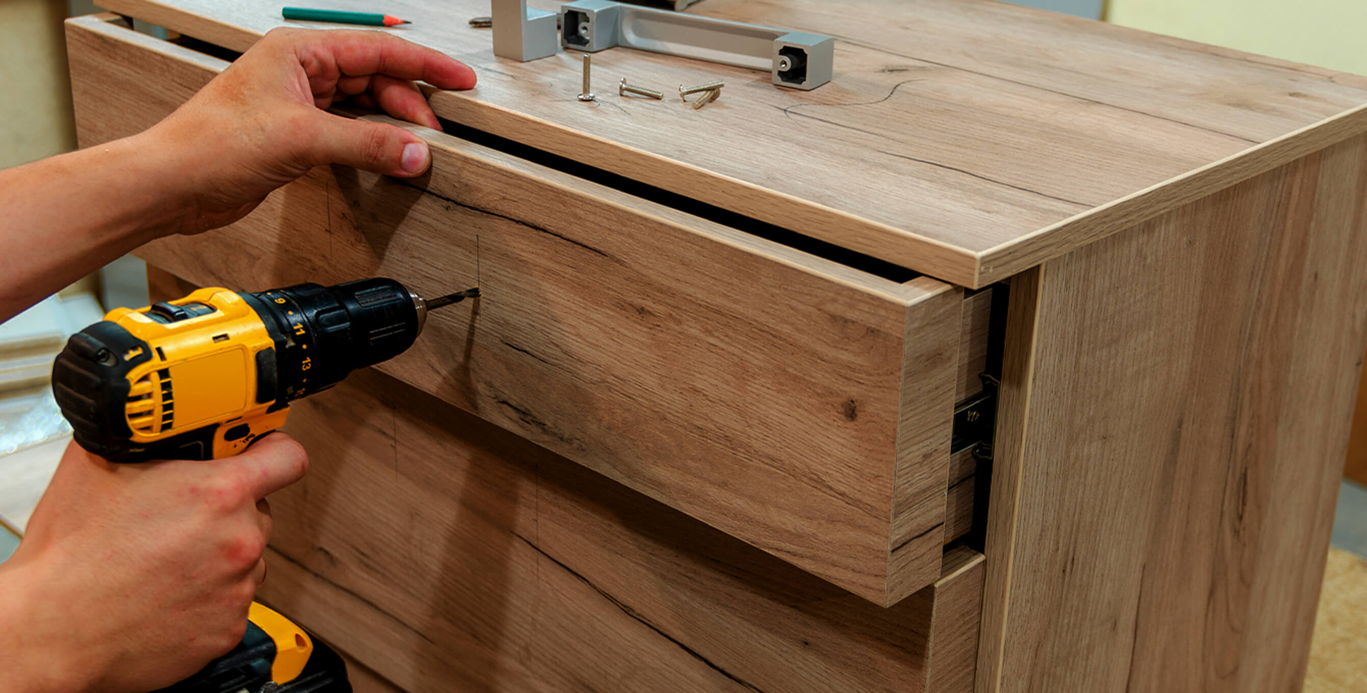 北見のまちの建具屋 緑ヶ丘木工 「住まいの空間を活かす、オーダー家具の製造」