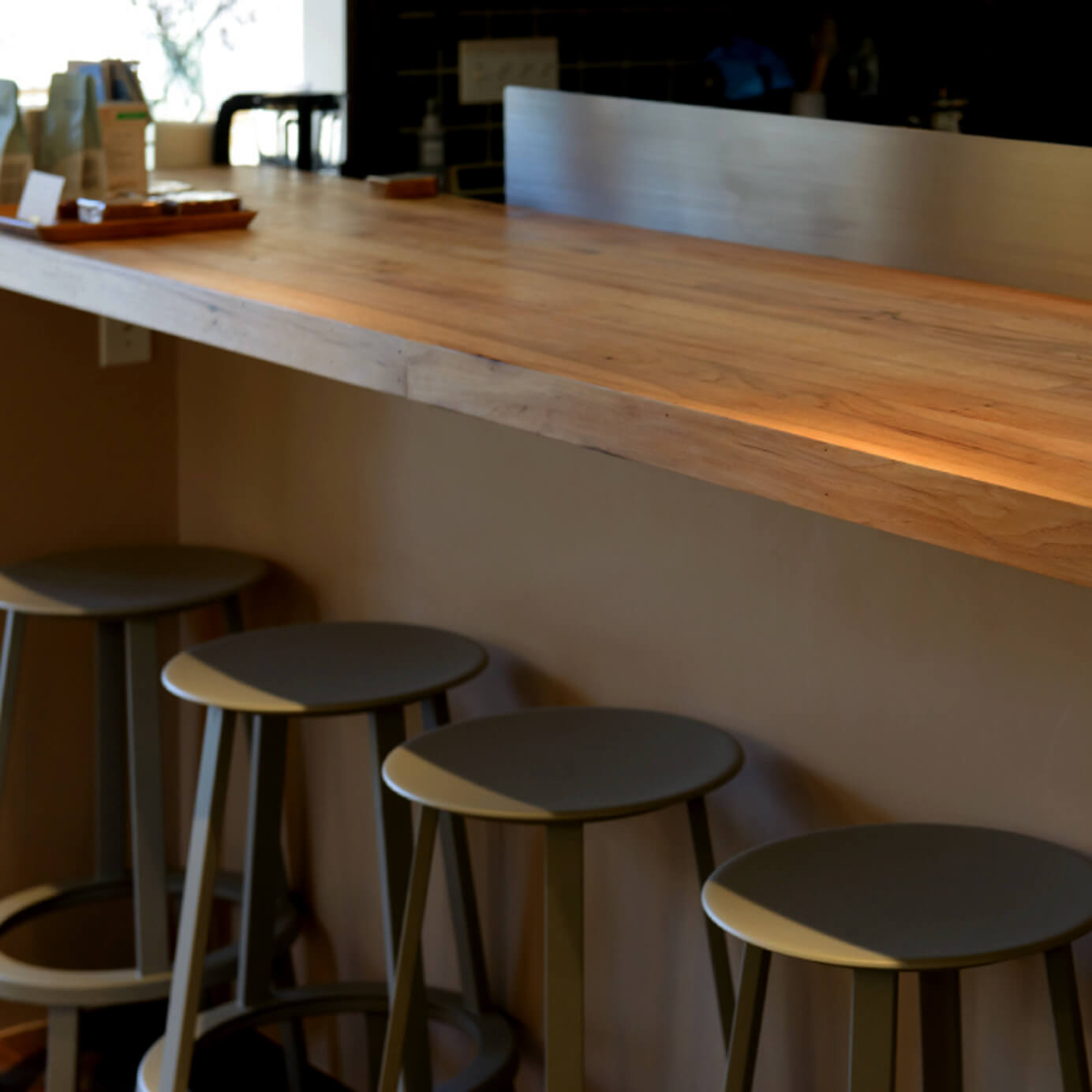 北見のまちの建具屋 緑ヶ丘木工 オーダー家具の実例　カウンターテーブル