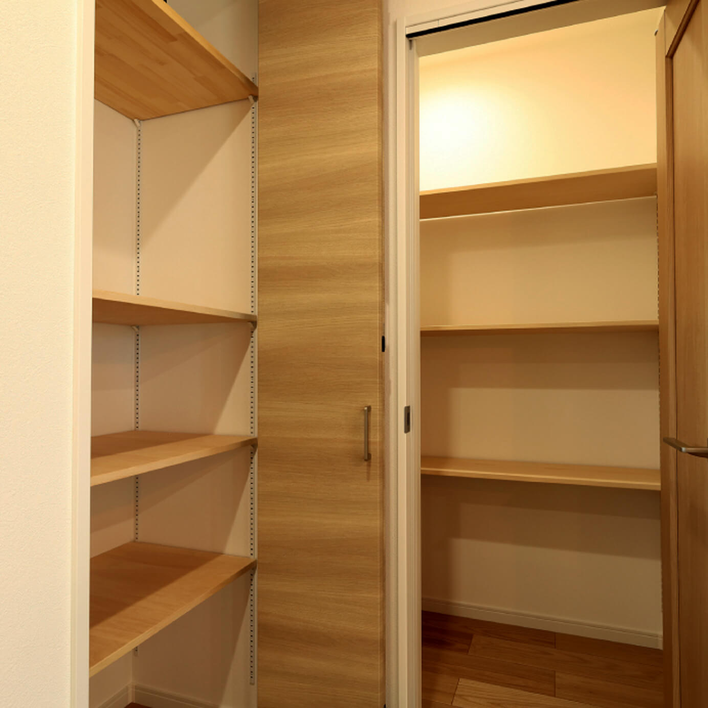 北見のまちの建具屋 緑ヶ丘木工 納品事例　オーダー家具 / パントリー収納