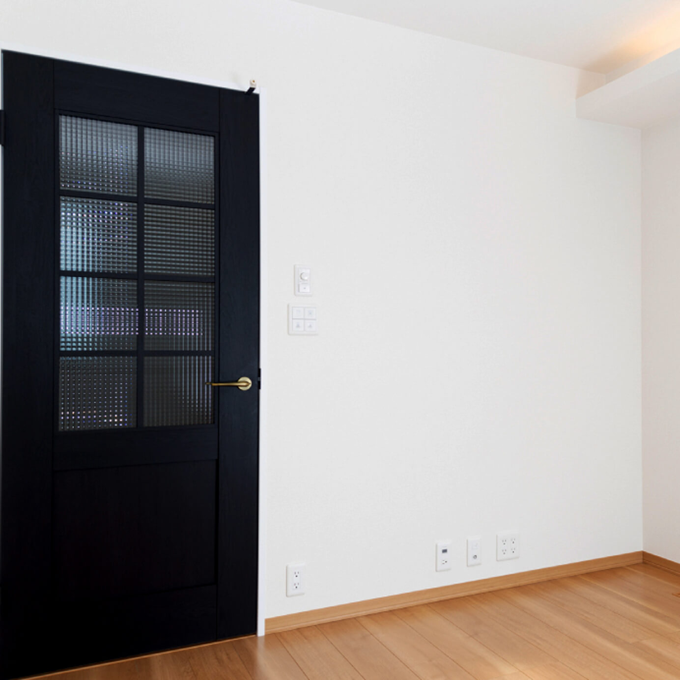 北見のまちの建具屋 緑ヶ丘木工 お家の修理・修繕　室内ドアの交換